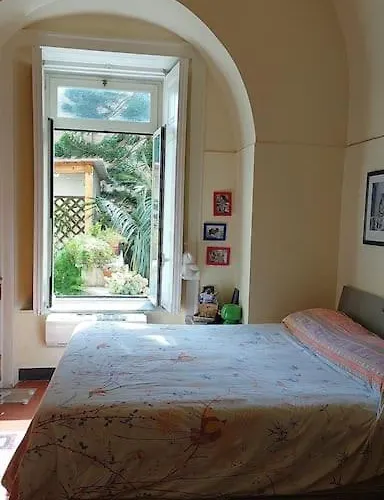 Terrace Flat In Neapel